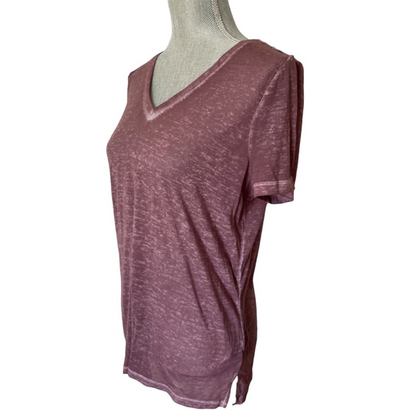 Mudd Tops - MUDD Women’s deep rose color burnout roadtrip tee Size M